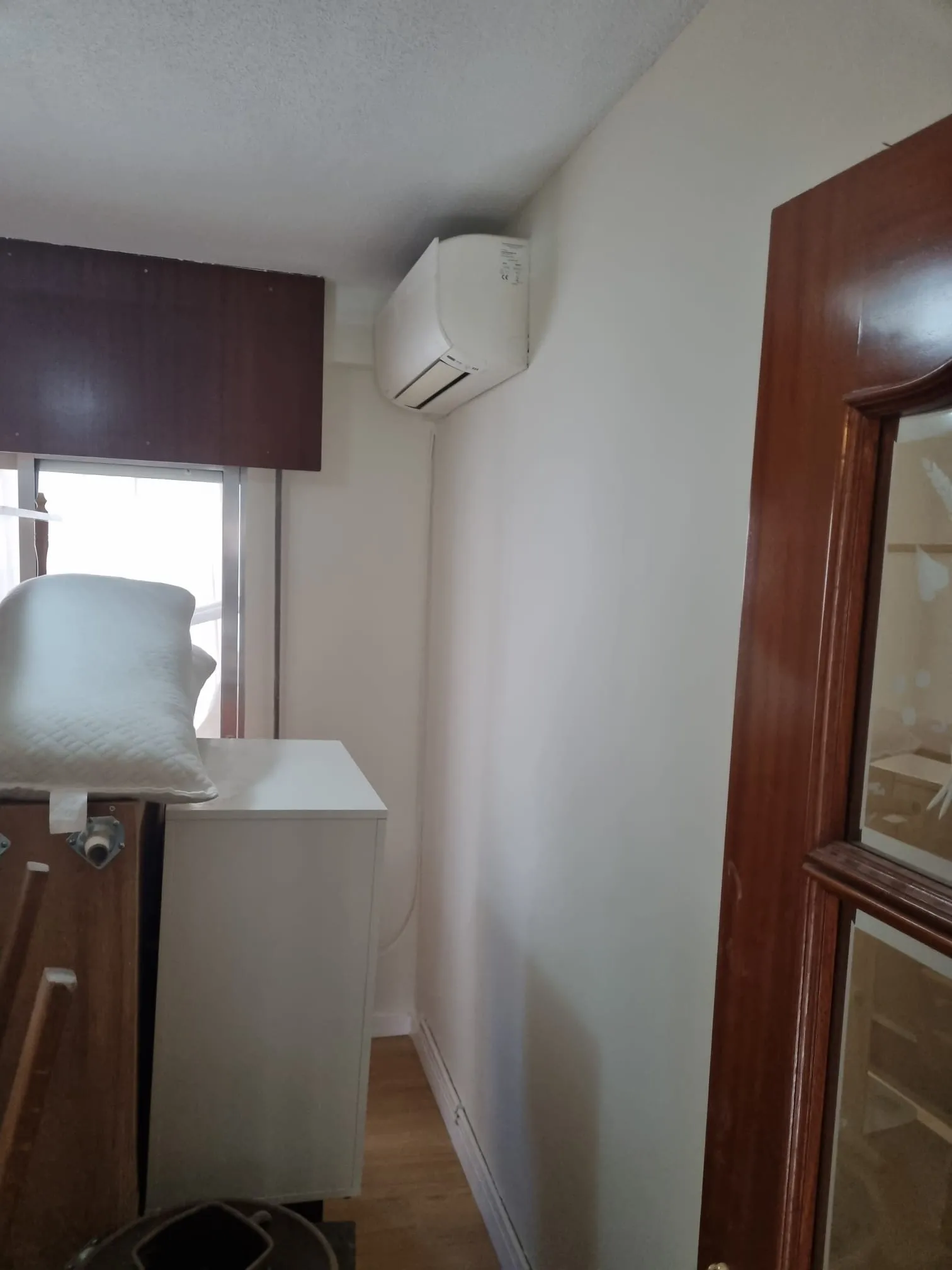 Precio de pintar un piso: dormitorio pintado en Colonia Jardín, Madrid